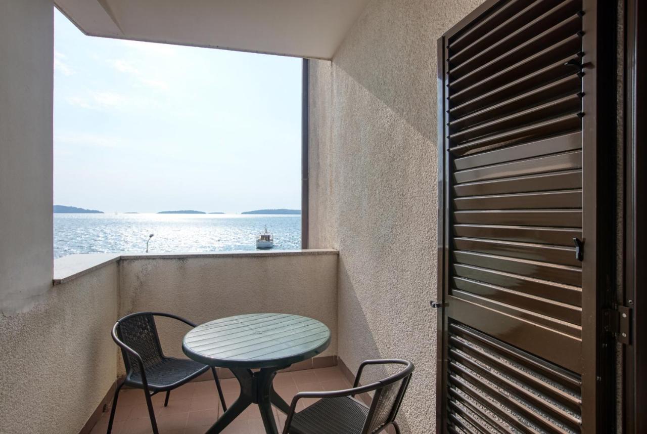 Apartments By The Sea Brodarica, Sibenik - 13615 Exteriér fotografie