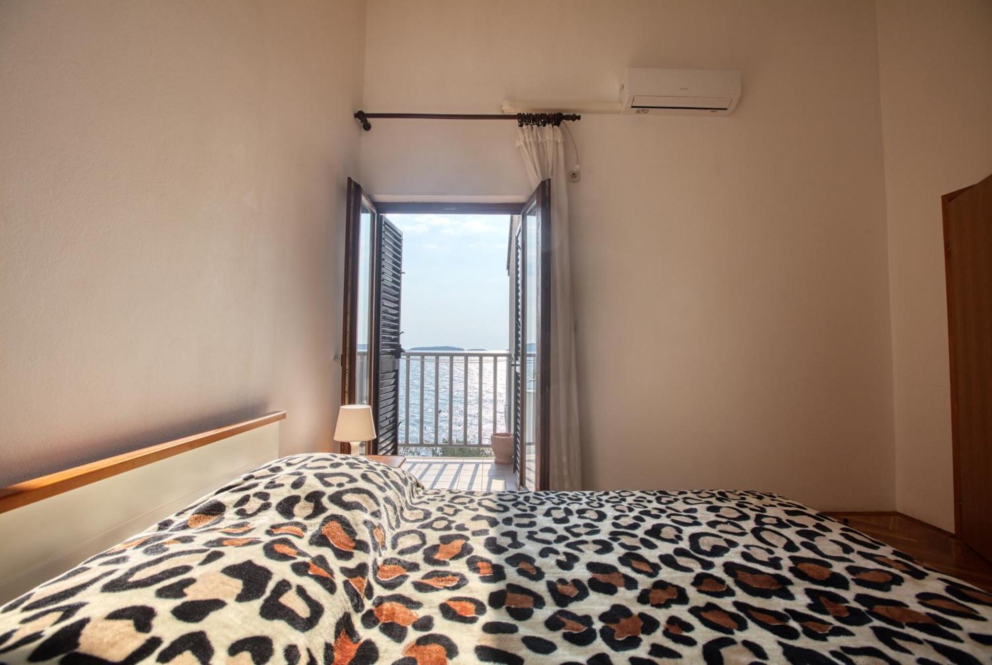 Apartments By The Sea Brodarica, Sibenik - 13615 Pokoj fotografie