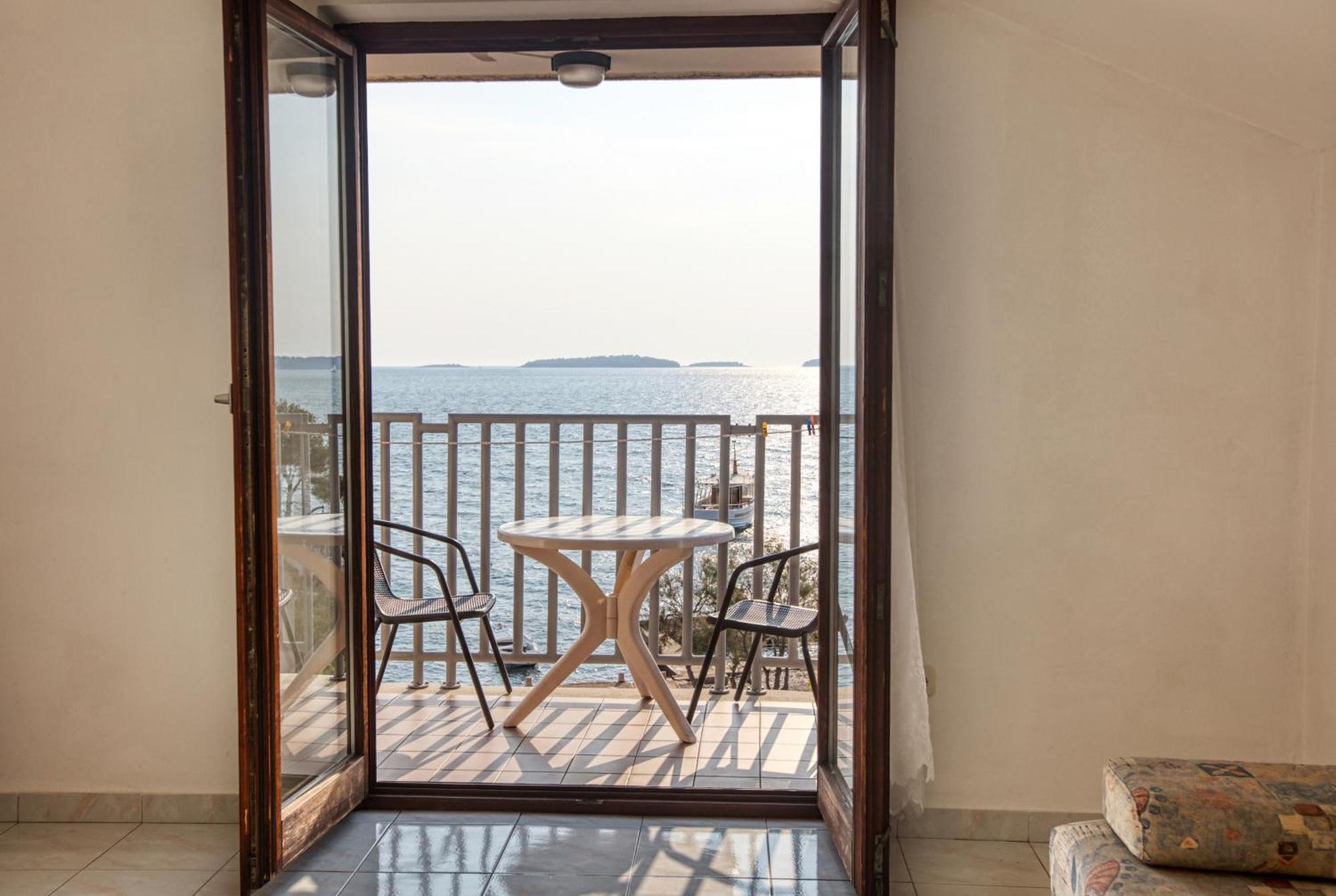 Apartments By The Sea Brodarica, Sibenik - 13615 Pokoj fotografie